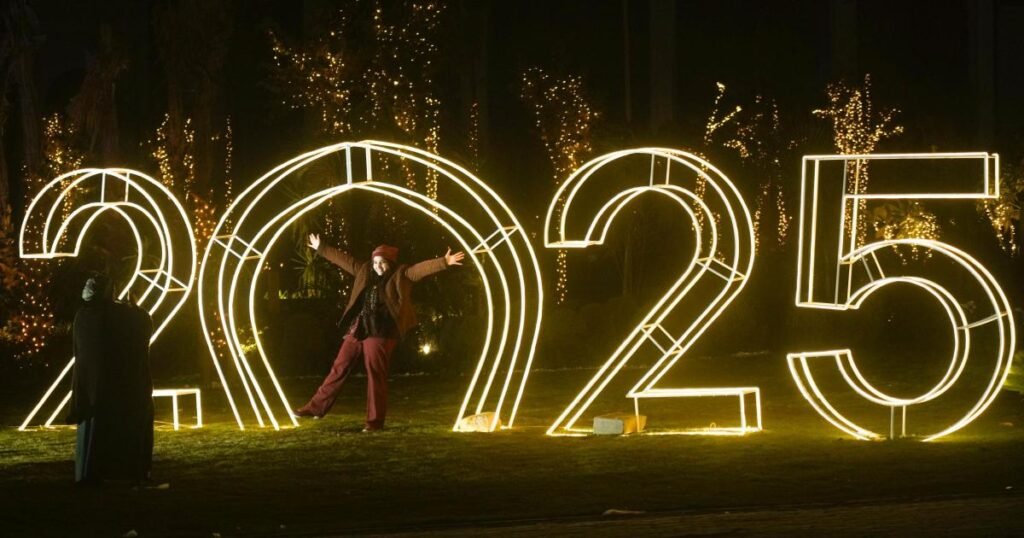 The world welcomes 2025 with fireworks and light shows The world welcomes 2025 with fireworks and light shows