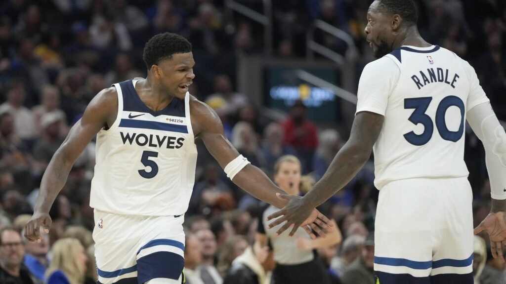 Curry scores 31, makes 7 3-pointers in Warriors’ 113-103 win over Timberwolves Curry scores 31, makes 7 3-pointers in Warriors’ 113-103 win over Timberwolves