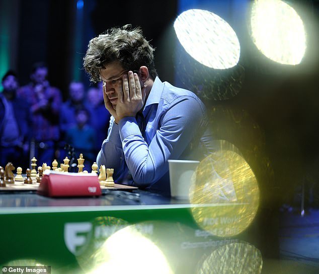 World’s greatest chess player Magnus Carlsen quits tournament after being told he cannot play while wearing jeans World’s greatest chess player Magnus Carlsen quits tournament after being told he cannot play while wearing jeans