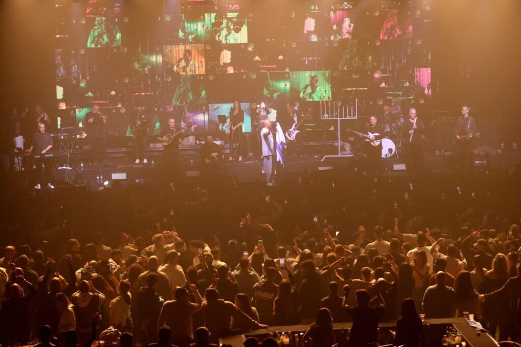 Israeli soldiers feted at Tel Aviv Chanukah concert