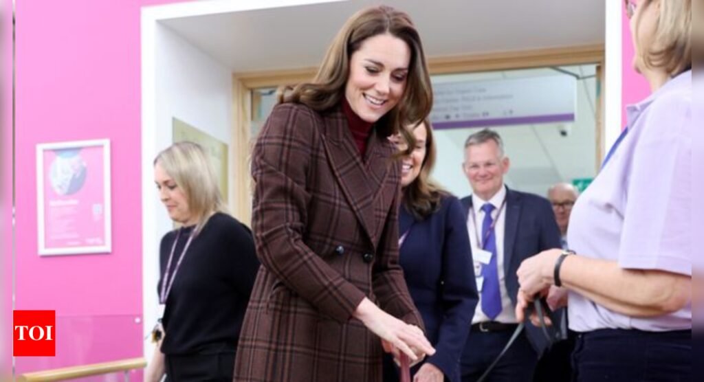 Kate Middleton sets the winter tone right in burgundy-tartan long coat | Kate Middleton sets the winter tone right in burgundy-tartan long coat |