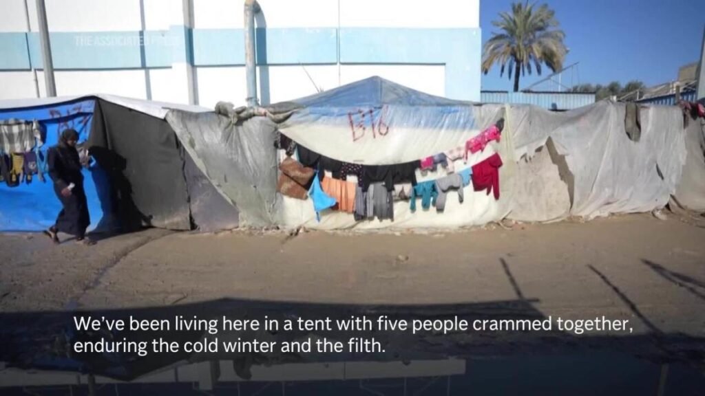 Palestinians hoping to return to homes in war-battered north of Gaza face agonizing wait Palestinians hoping to return to homes in war-battered north of Gaza face agonizing wait