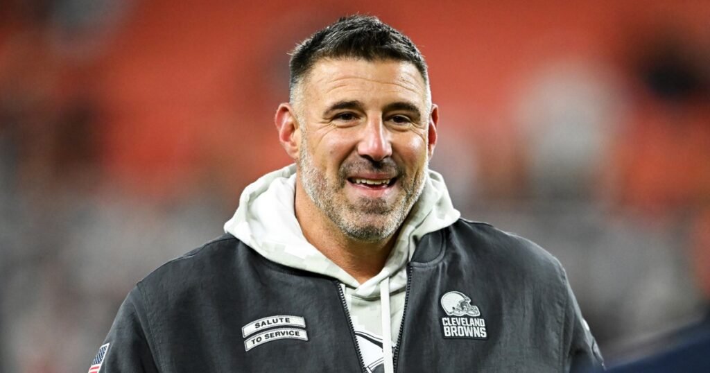 New England Patriots hire former player Mike Vrabel as head coach New England Patriots hire former player Mike Vrabel as head coach