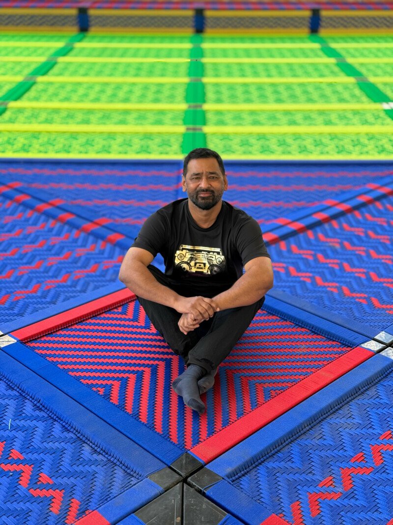 Imran Qureshi’s Between Sacred Cities is the largest installation at the Islamic Arts Biennale 2025 – Culture Imran Qureshi’s Between Sacred Cities is the largest installation at the Islamic Arts Biennale 2025 – Culture