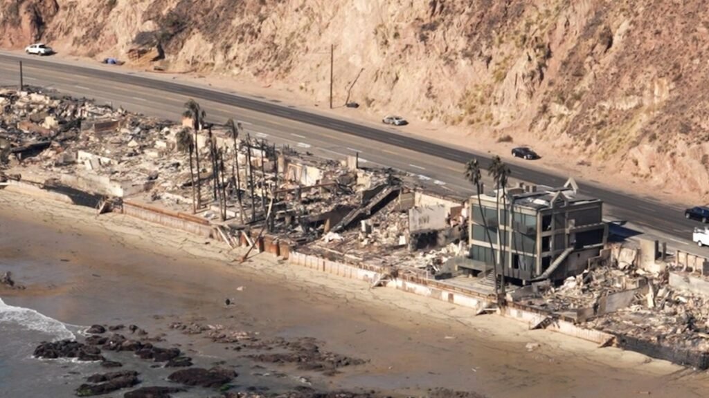 Aerial view of LA fires leaves unforgettable images of torched homes Aerial view of LA fires leaves unforgettable images of torched homes