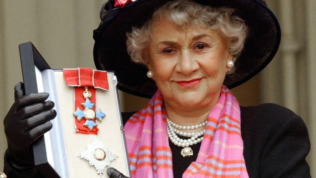 Joan Plowright, Celebrated Actress, Laurence Olivier’s Widow, Dead Joan Plowright, Celebrated Actress, Laurence Olivier’s Widow, Dead