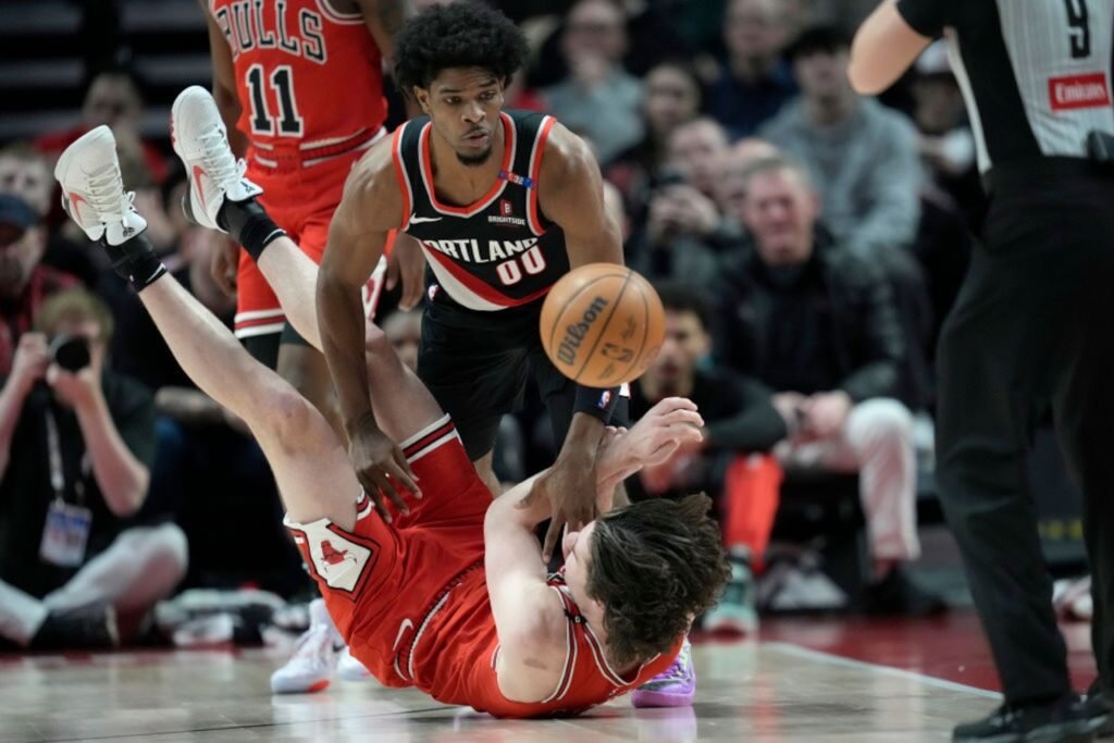 Trail Blazers, led by Henderson and Sharpe, snap losing streak with win over Bulls