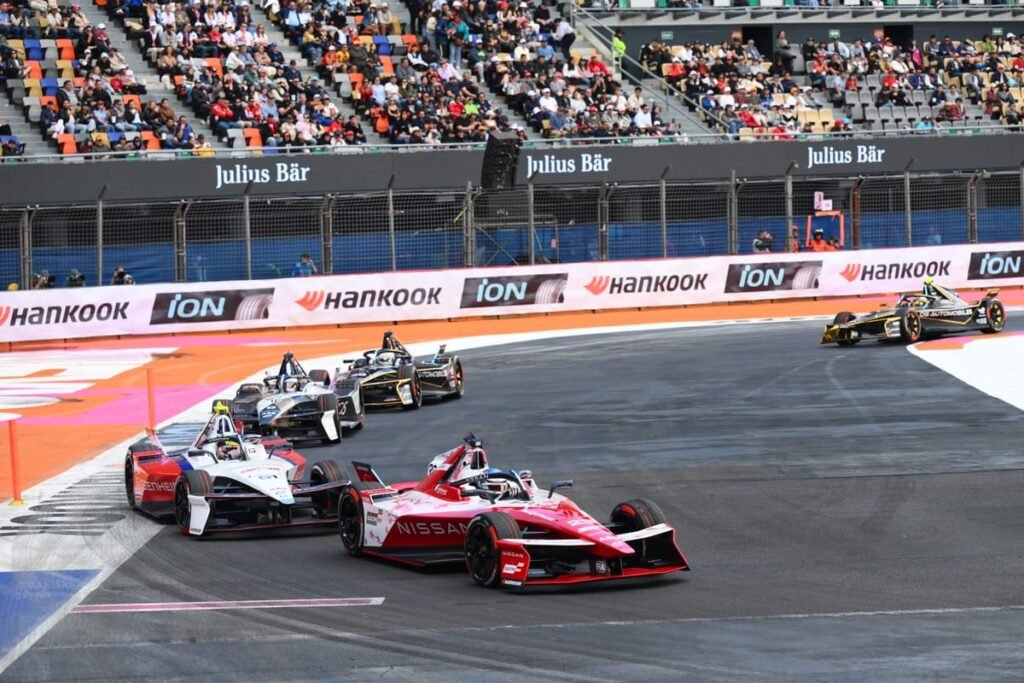 Rowland ambushes Porsches for Mexico Formula E win