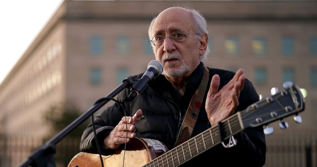 Iconic Folk Singer From Peter, Paul and Mary Dies at 86