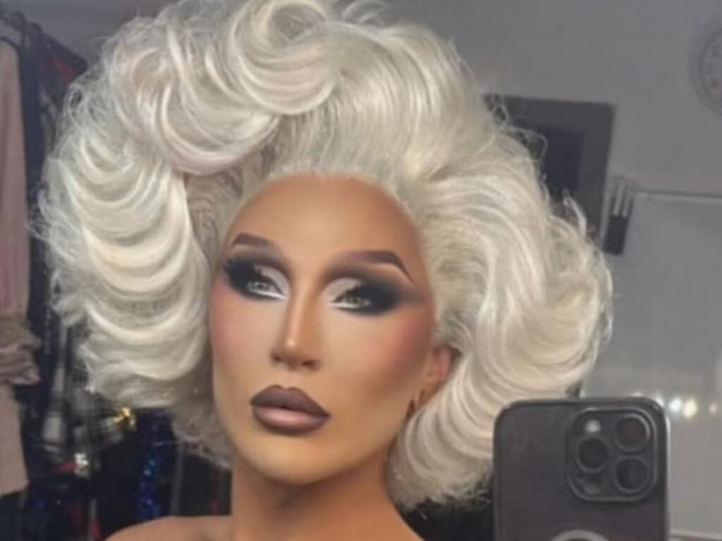 The Vivienne death: RuPaul’s Drag Race UK winner dies suddenly aged 32 The Vivienne death: RuPaul’s Drag Race UK winner dies suddenly aged 32