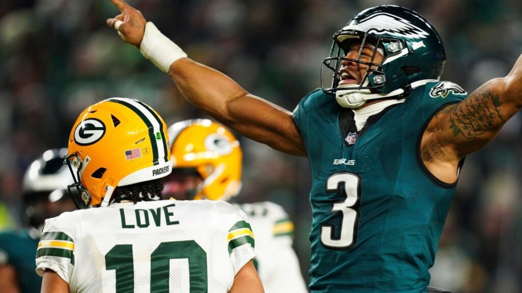 Green Bay Packers 10-22 Philadelphia Eagles: Jordan Love throws three interceptions in Packers playoff exit | NFL News Green Bay Packers 10-22 Philadelphia Eagles: Jordan Love throws three interceptions in Packers playoff exit | NFL News