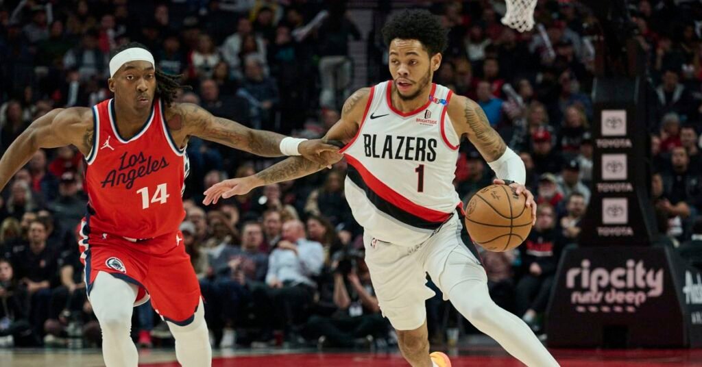 Portland Trail Blazers’ Anfernee Simons Can’t Find Net Against Clippers
