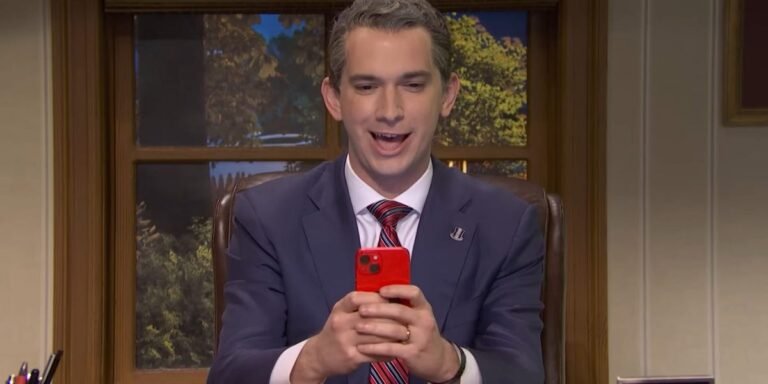 ‘SNL’ Enters the Signal Chat, Parodies White House Security Leak