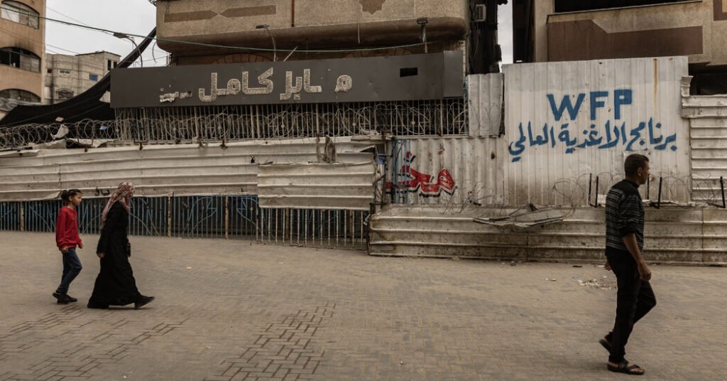 Desperation Grows in Gaza as U.N. Shutters Bakeries Desperation Grows in Gaza as U.N. Shutters Bakeries
