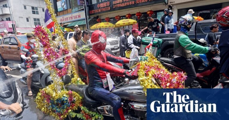 Palm Sunday, Thai new year and a porridge bath: photos of the weekend