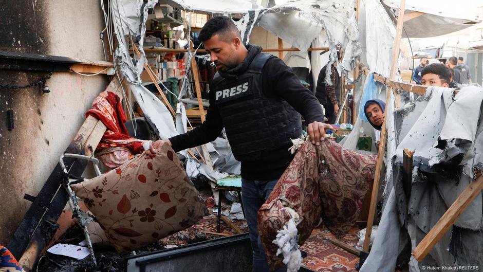Journalist killed in Israeli airstrike – DW – 04/07/2025 Journalist killed in Israeli airstrike – DW – 04/07/2025