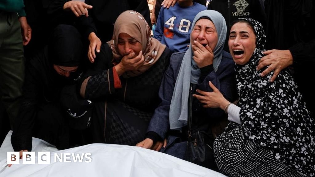 Gaza air strikes follow heaviest rocket fire by Hamas in months