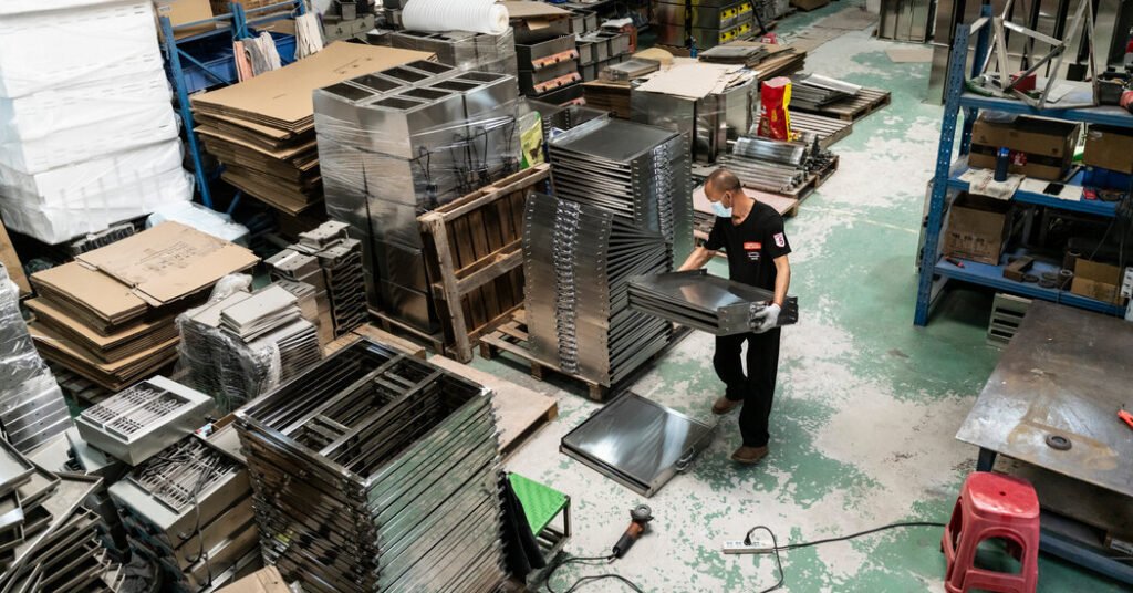 Inside Factories in China, a Struggle to Survive Trump’s Tariffs Inside Factories in China, a Struggle to Survive Trump’s Tariffs