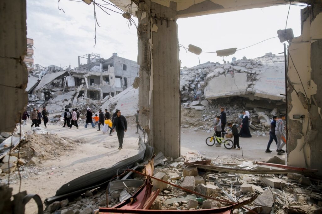 Israeli airstrike on Gaza apartment block kills at least 23 Palestinians Israeli airstrike on Gaza apartment block kills at least 23 Palestinians