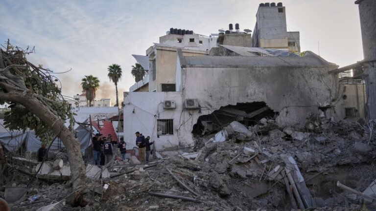 Israeli air strike hits Gaza hospital | World News